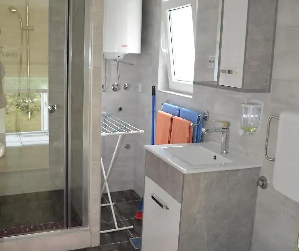 Ana * ヴルドニーク