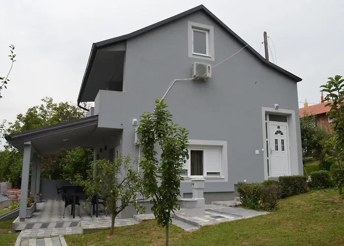 Ana * ヴルドニーク